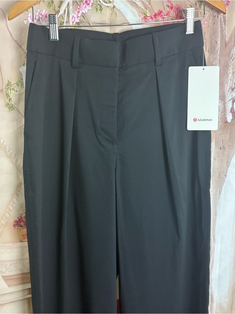 SOLD NEW Lululemon Athletica Black High-Rise Pleated Trousers - Picture 3 of 9
